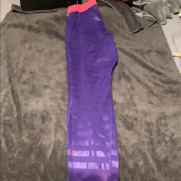 Nike Pro workout pants - Picture 3 of 6